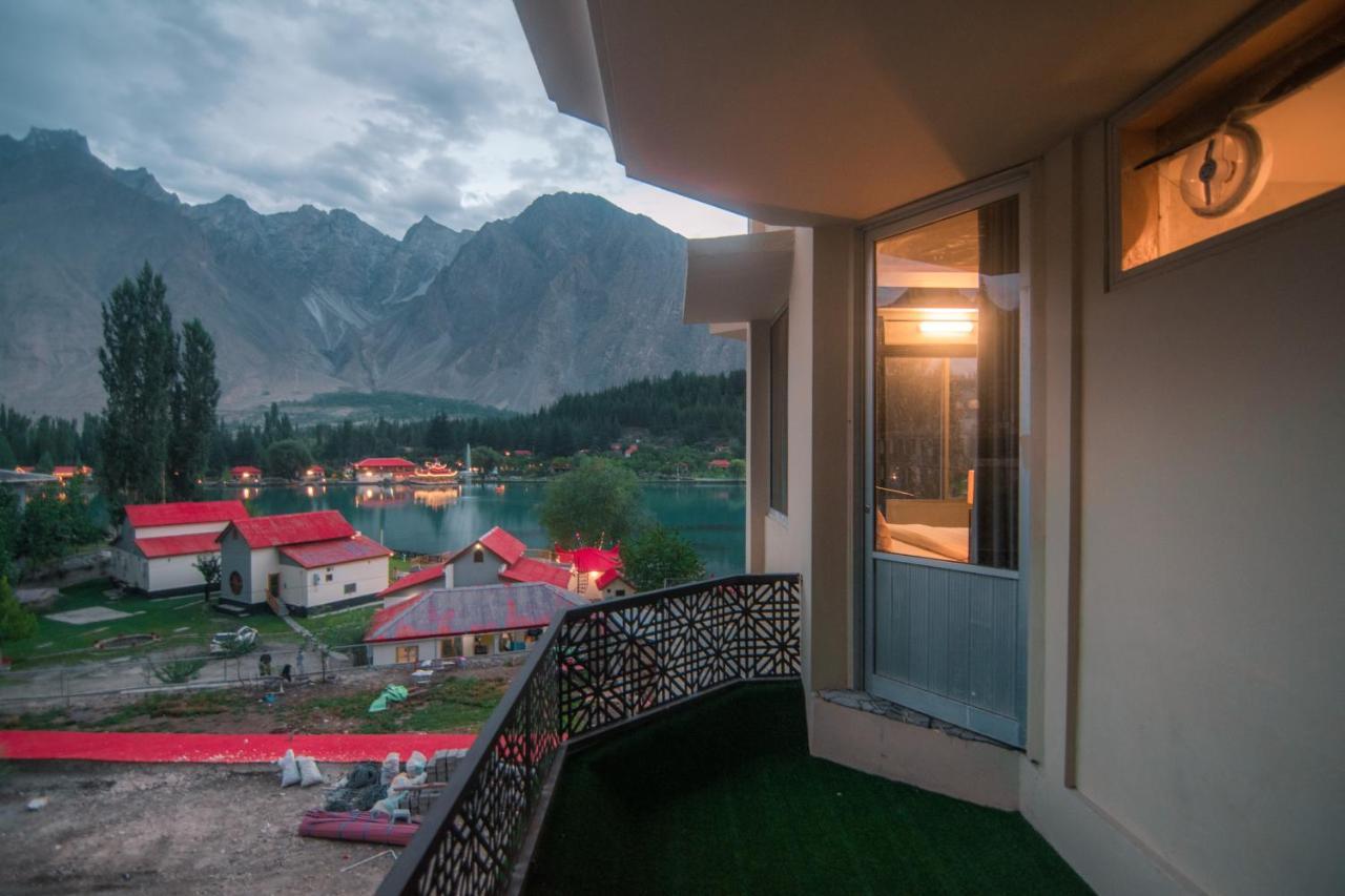 Tibet Hotel Skardu Bagian luar foto