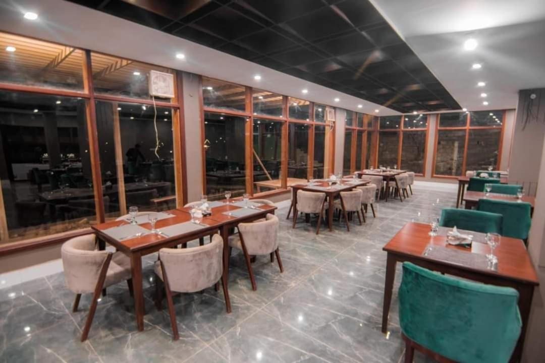 Tibet Hotel Skardu Bagian luar foto