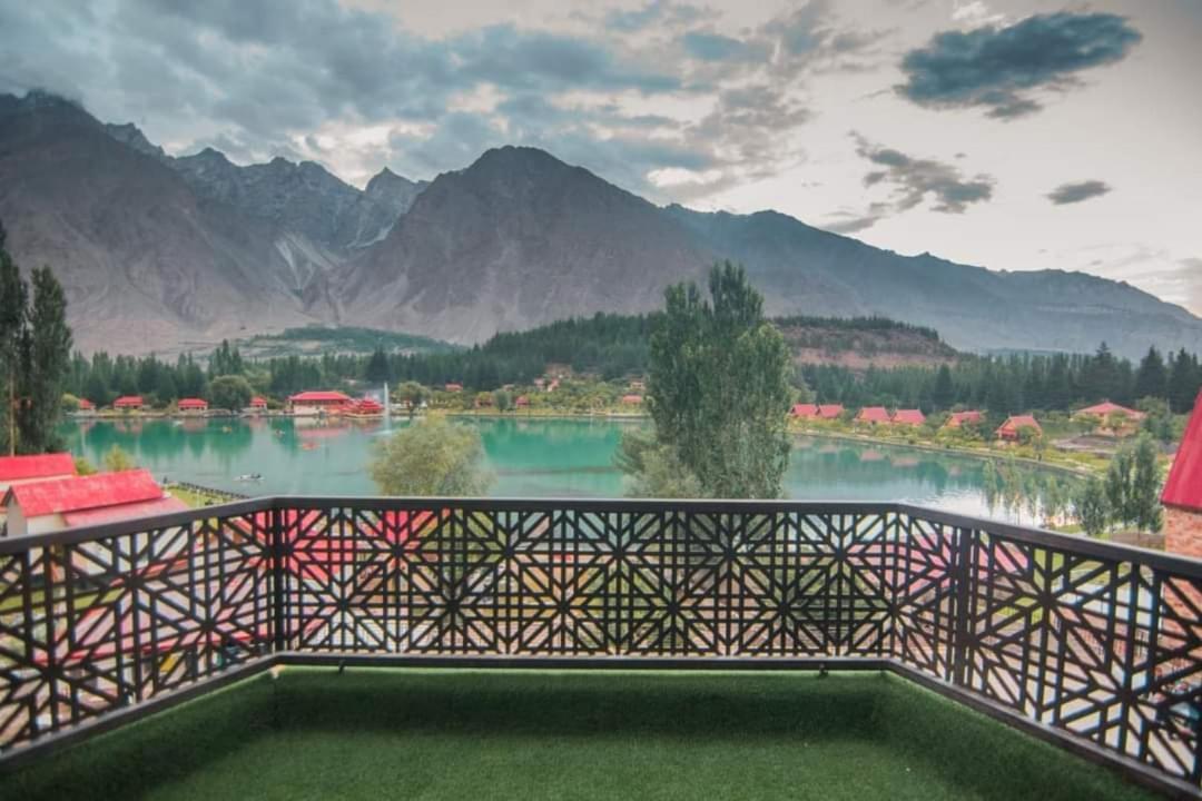 Tibet Hotel Skardu Bagian luar foto