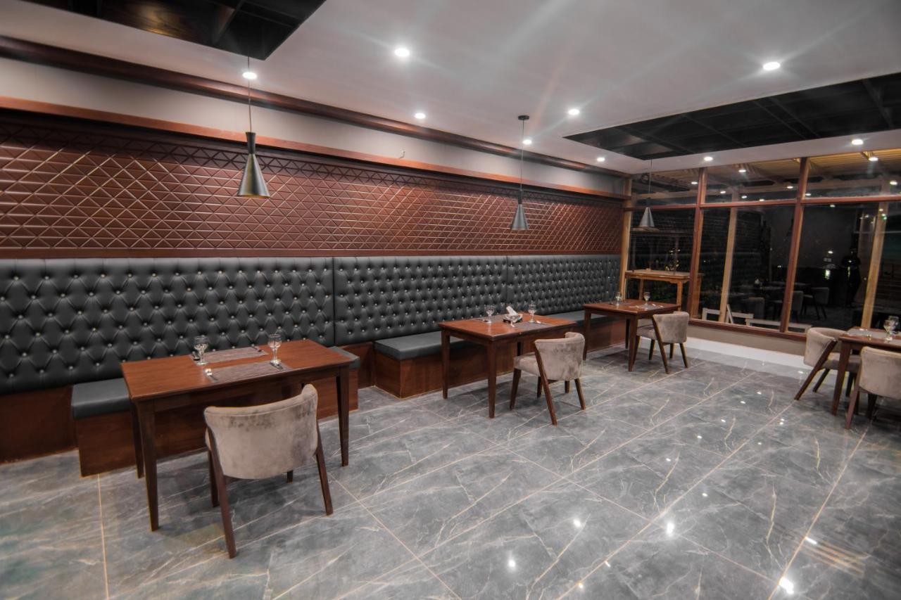 Tibet Hotel Skardu Bagian luar foto