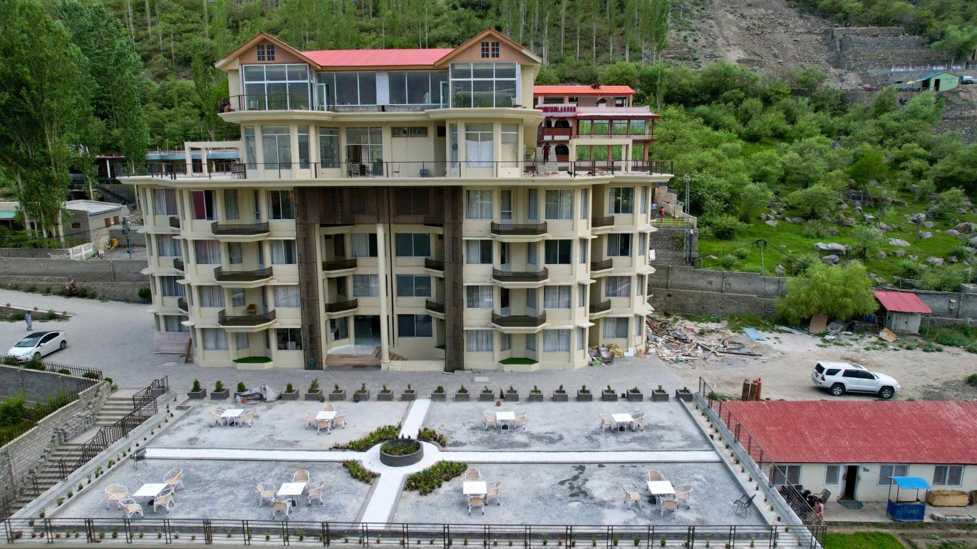 Tibet Hotel Skardu Bagian luar foto