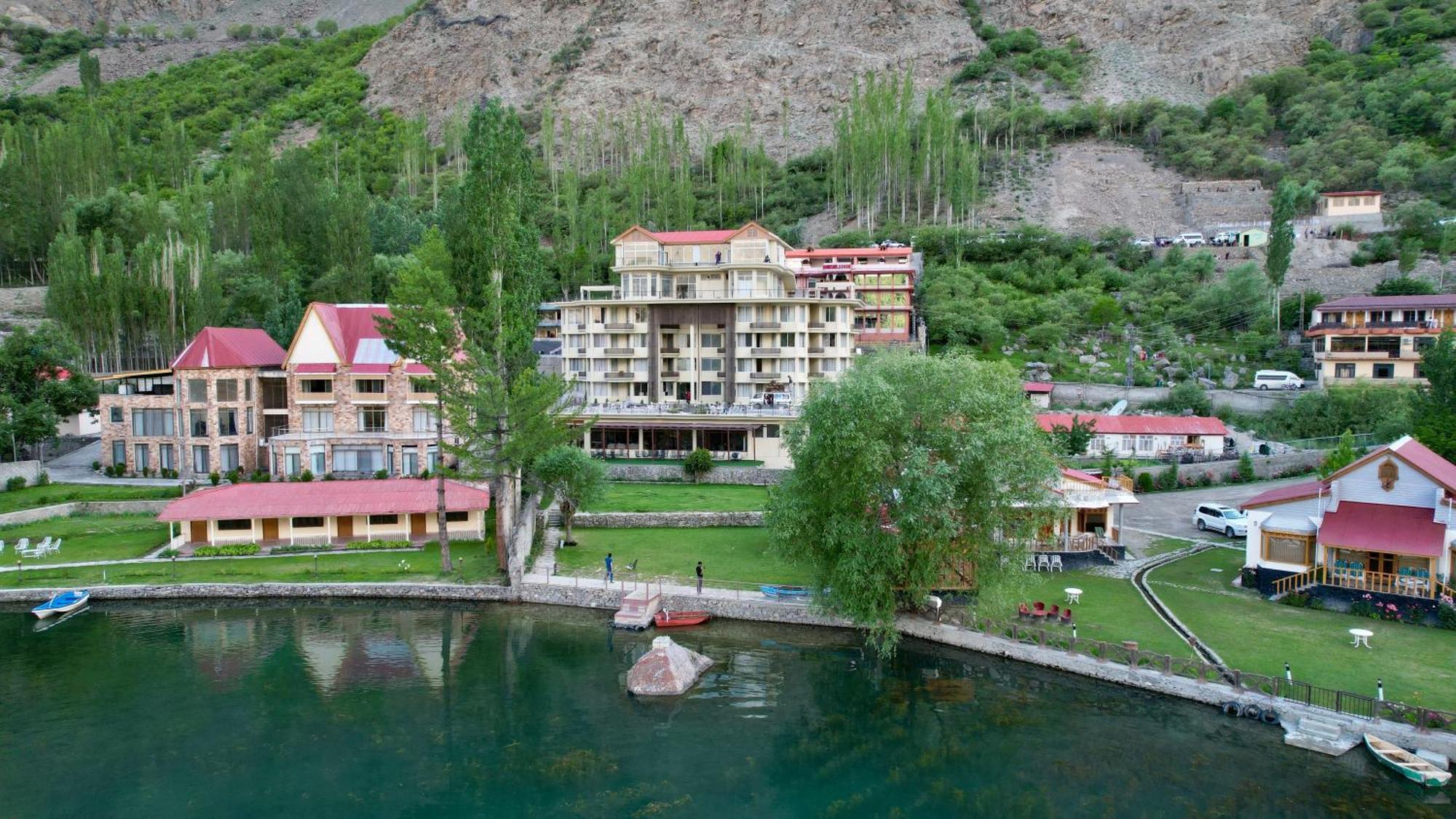 Tibet Hotel Skardu Bagian luar foto